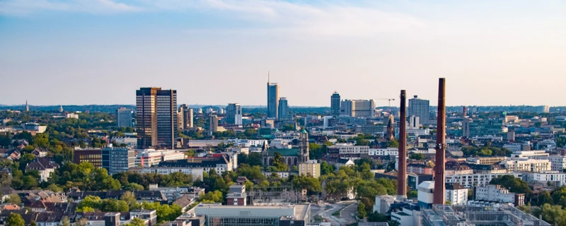 Blick auf die Skyline von Essen, dynamischer Wirtschaftsstandort